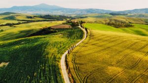 16 Tuscan Countryside Aesthetic Landscape, Green Fields Hills Farmhouse