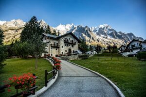 5 Italian Mountain Villages and Small Towns, Courmayeur, Val d Aosta (Aosta Valley)
