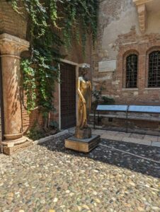 4 Juliet s House, Verona, Italy