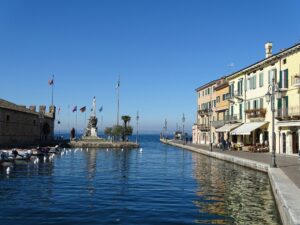 5 Best Towns in Lake Garda, Italy, Lazise 2