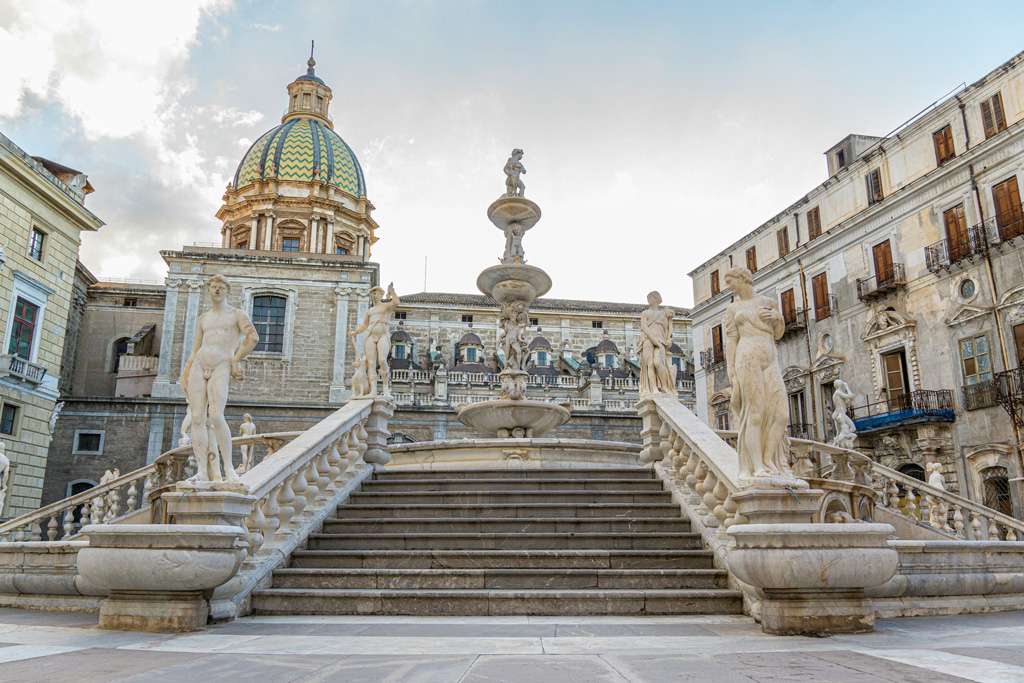 Fontana Pretoria, Palermo, Sicily, Italy