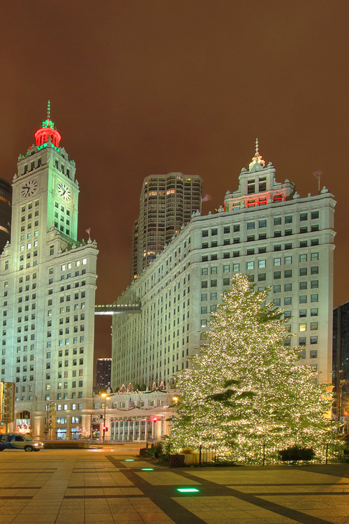 Christmas tree, Wrigley Building, Chicago, USA